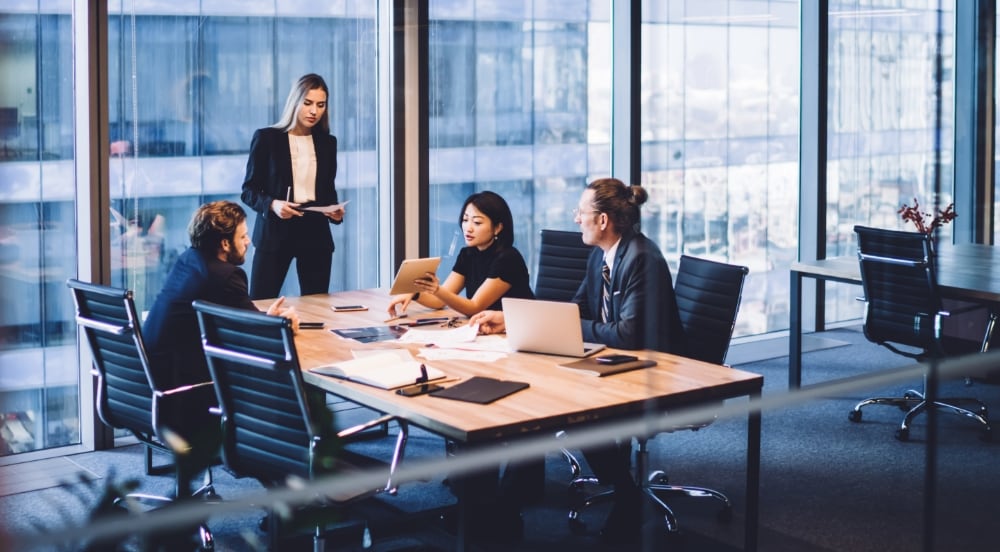 group_meeting_work_office