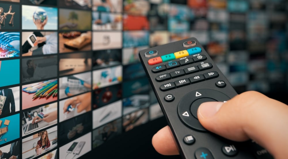 hand_tv_remote_selection